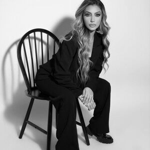 Meet your Posher, Diana